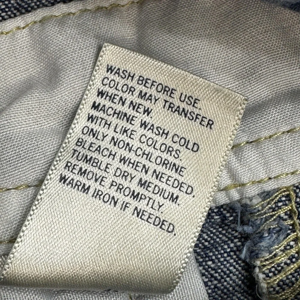 OshKosh Bgosh article buckle